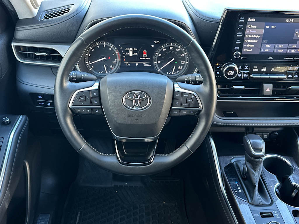 Thumbnail: 2020 Toyota Highlander - 12