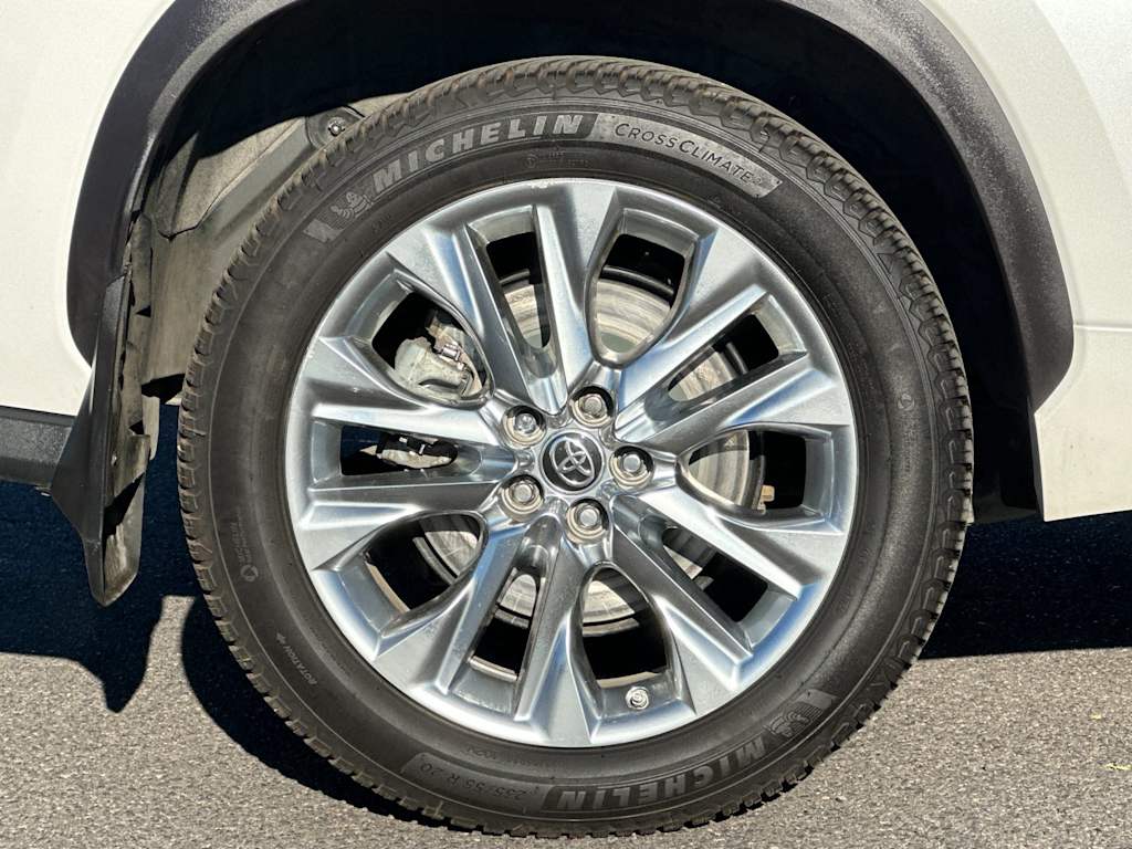 Thumbnail: 2020 Toyota Highlander - 8
