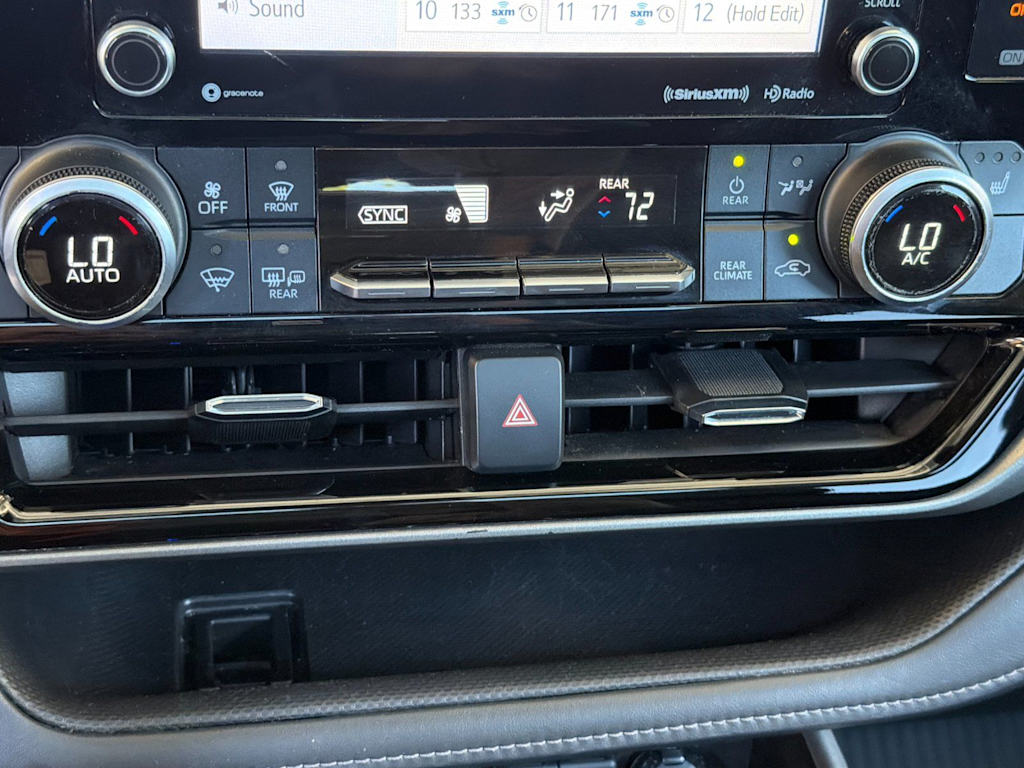 Thumbnail: 2021 Toyota Highlander - 26