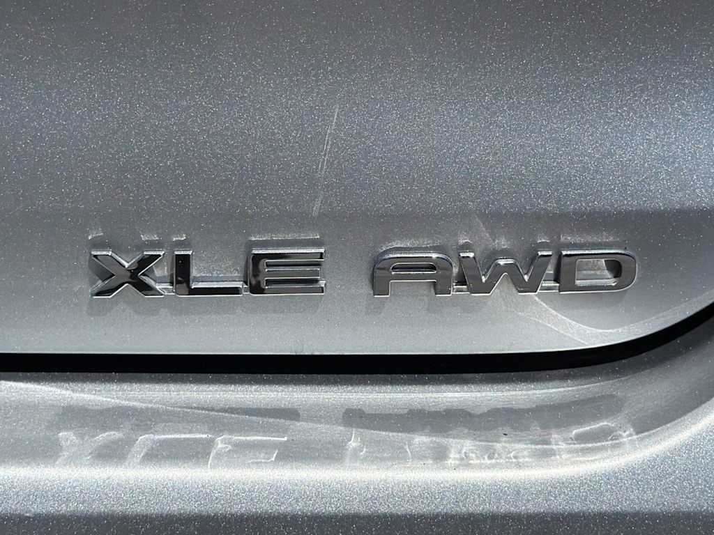 Thumbnail: 2021 Toyota Highlander - 7