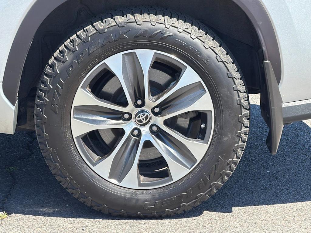 Thumbnail: 2021 Toyota Highlander - 8