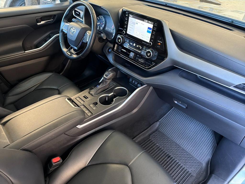 Thumbnail: 2021 Toyota Highlander - 12