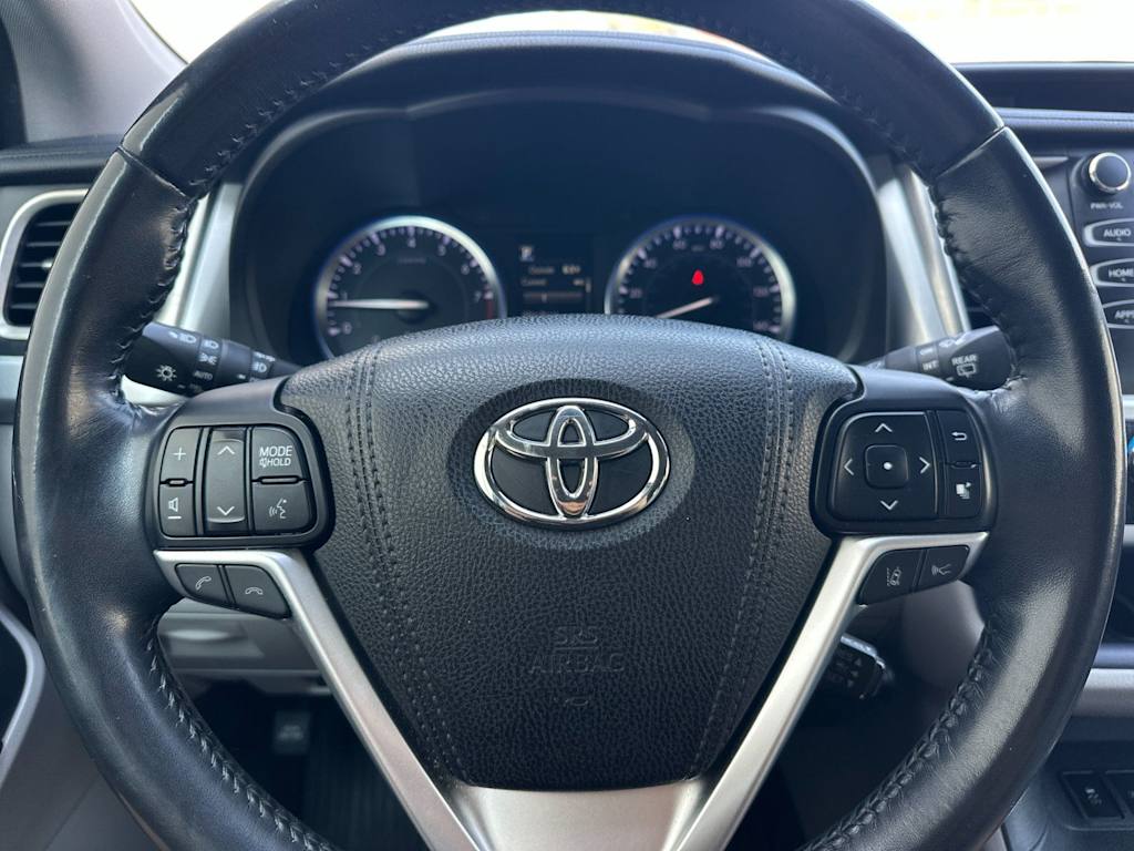 Thumbnail: 2017 Toyota Highlander - 27