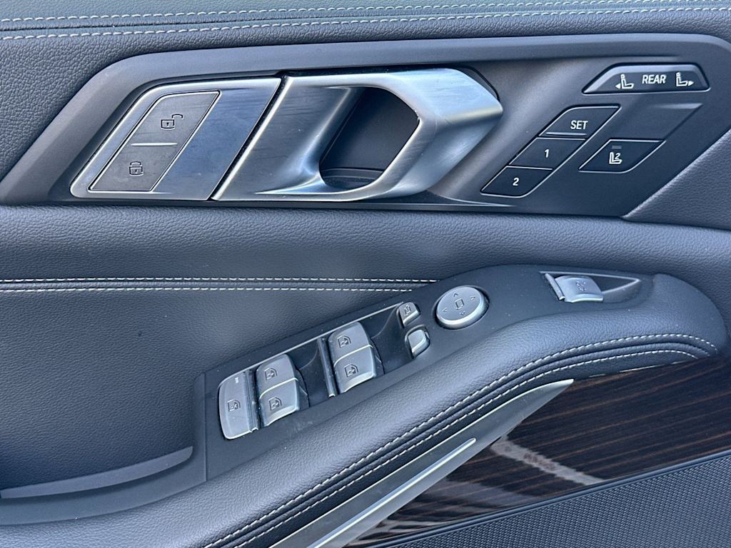 Thumbnail: 2019 BMW X7 - 21
