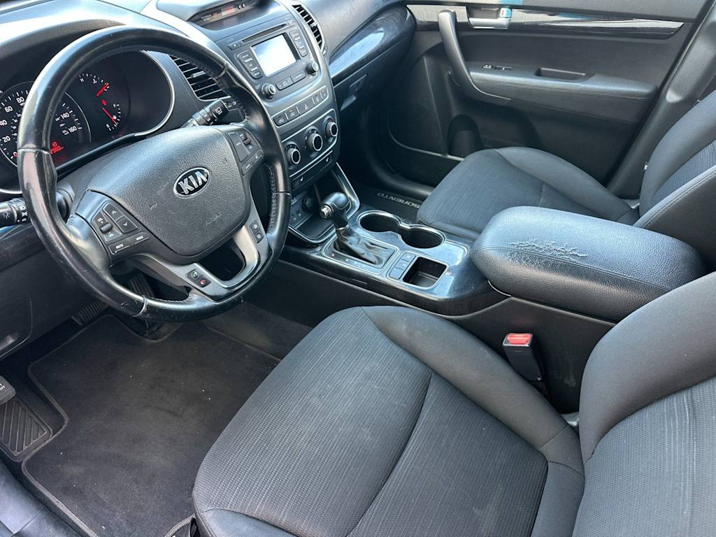 Thumbnail: 2015 Kia Sorento - 9