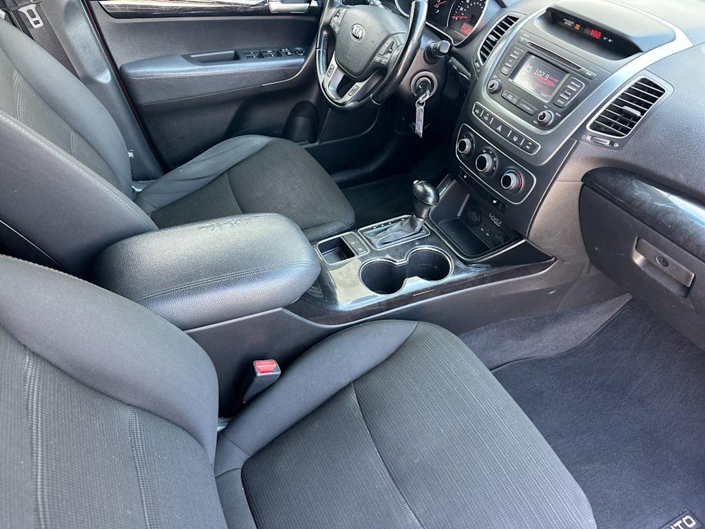 Thumbnail: 2015 Kia Sorento - 10