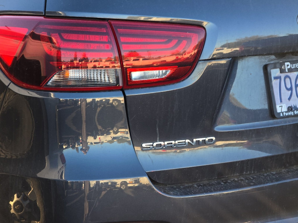 Thumbnail: 2019 Kia Sorento - 9