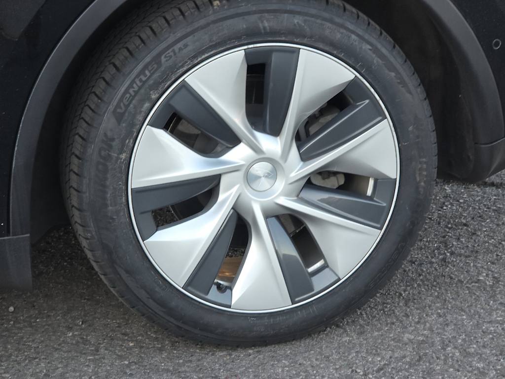 Thumbnail: 2021 Tesla Model Y - 8