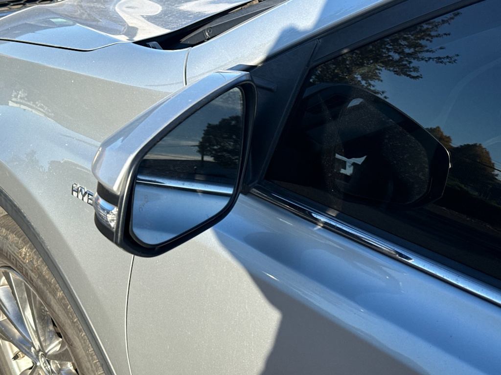 Thumbnail: 2016 Toyota RAV4 - 11
