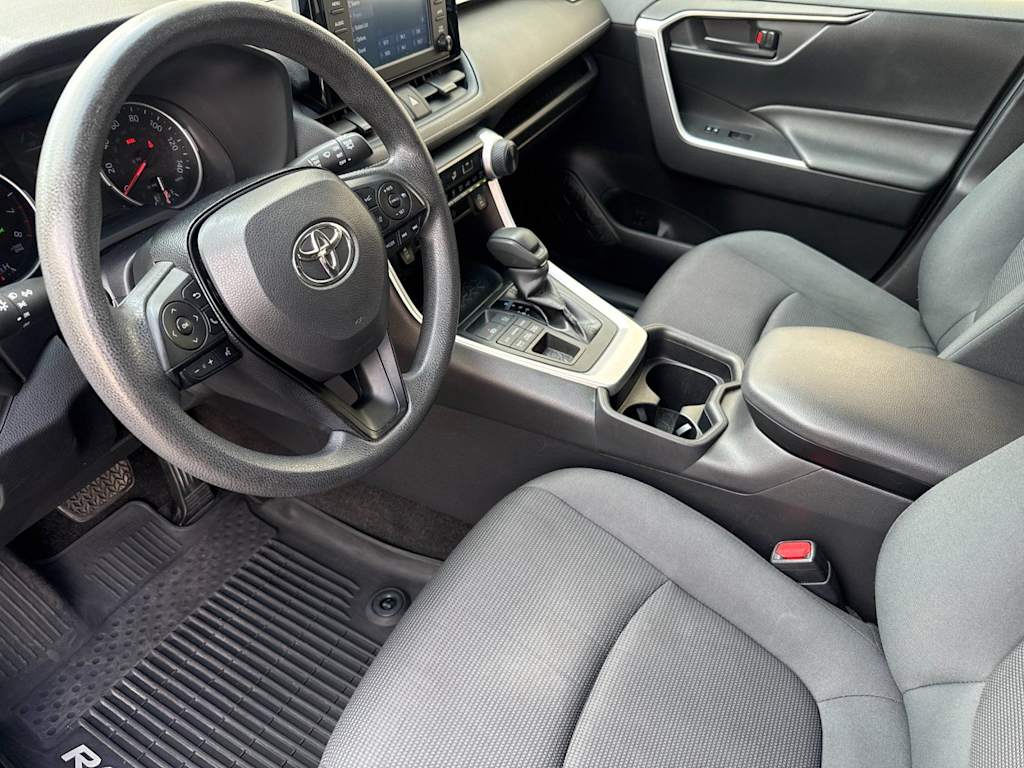 Thumbnail: 2019 Toyota RAV4 - 9
