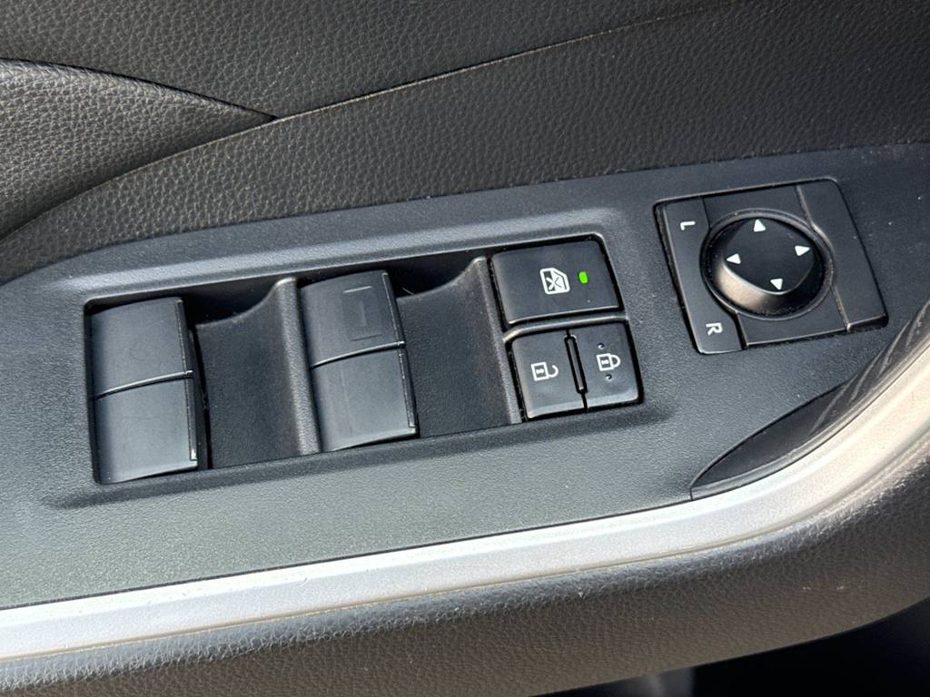 Thumbnail: 2019 Toyota RAV4 - 23