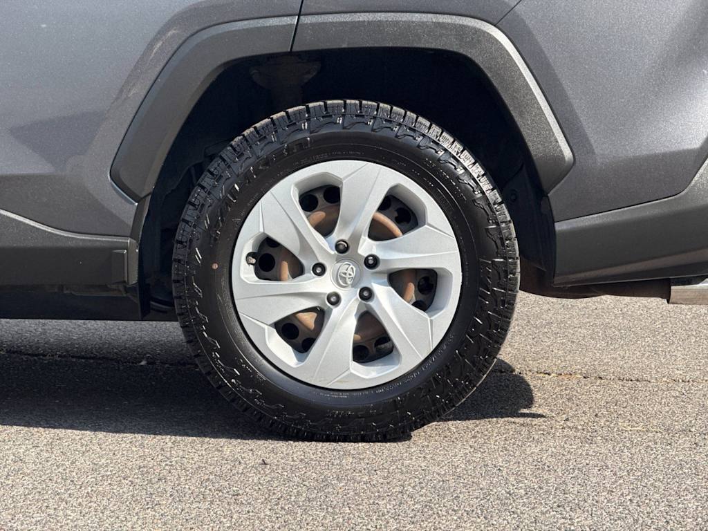Thumbnail: 2019 Toyota RAV4 - 8