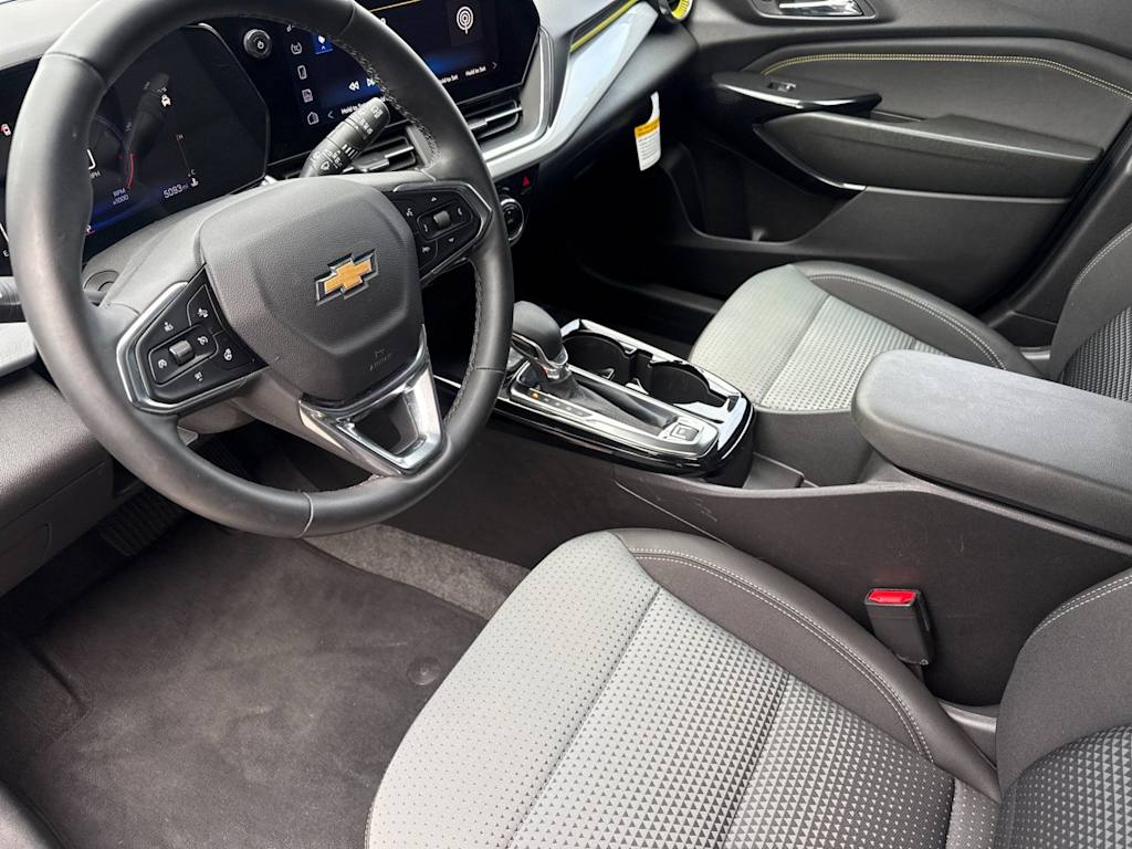 Thumbnail: 2026 Chevrolet Trax - 9