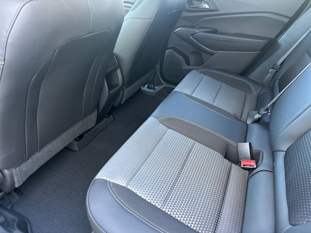 2025 Chevrolet Trax LT 12