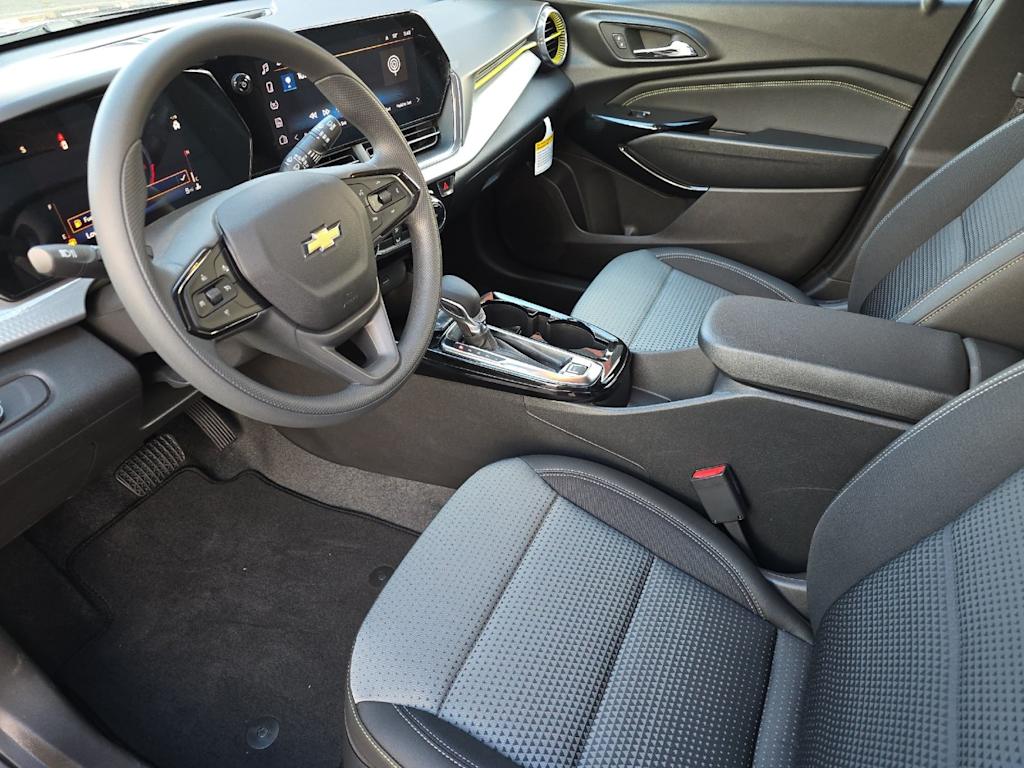 Thumbnail: 2026 Chevrolet Trax - 9