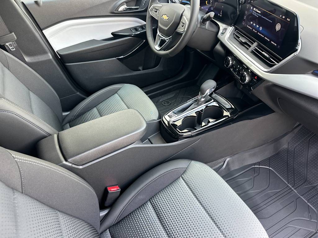Thumbnail: 2026 Chevrolet Trax - 10