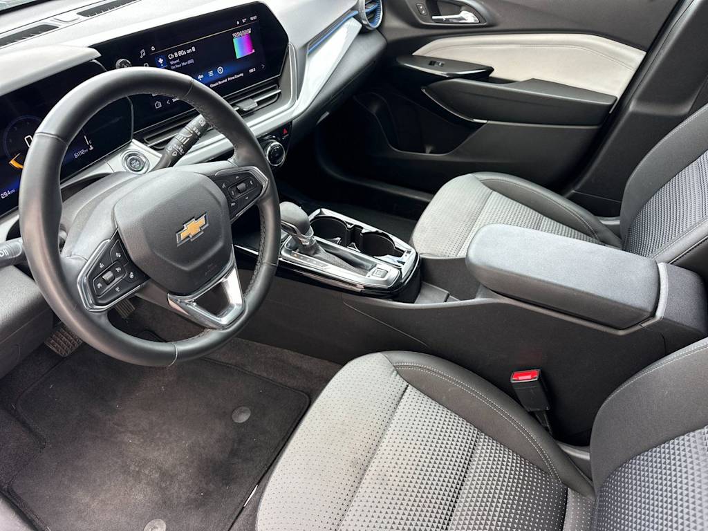 Thumbnail: 2025 Chevrolet Trax - 8
