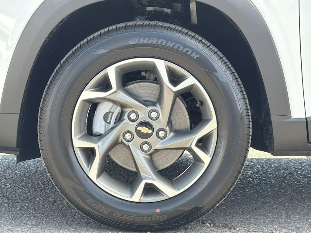 Thumbnail: 2026 Chevrolet Trax - 8
