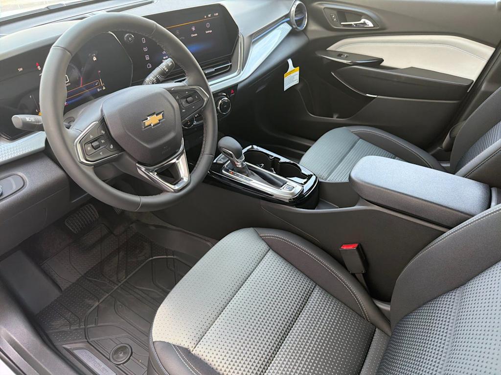 Thumbnail: 2026 Chevrolet Trax - 9