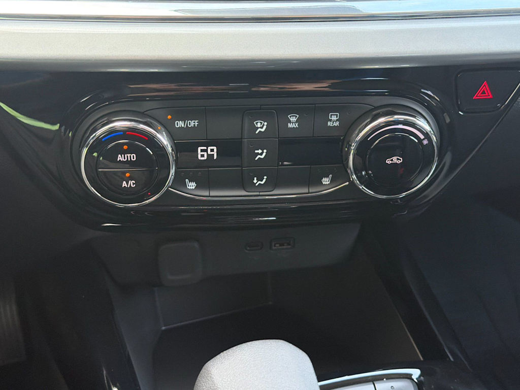 Thumbnail: 2026 Chevrolet Trax - 24