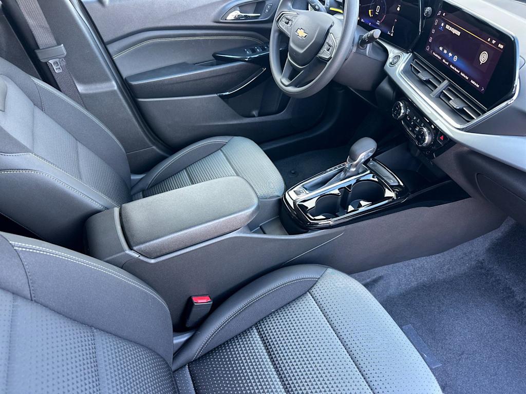 Thumbnail: 2026 Chevrolet Trax - 9