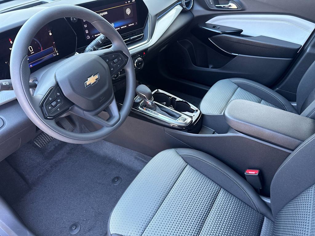 Thumbnail: 2026 Chevrolet Trax - 9