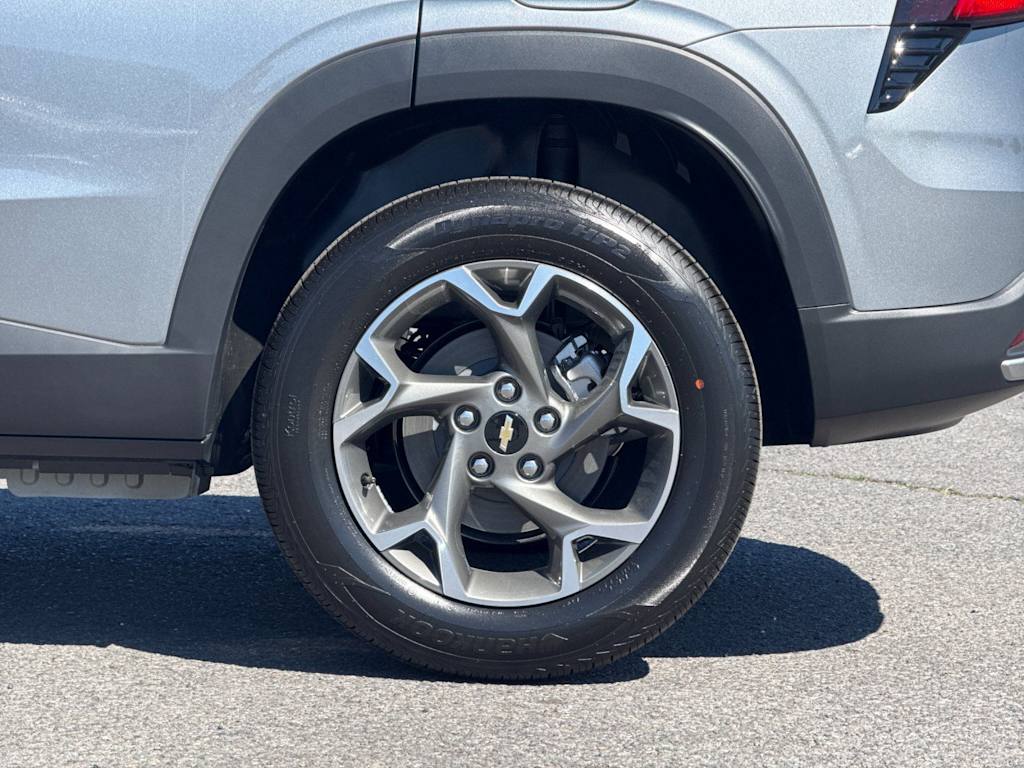 Thumbnail: 2026 Chevrolet Trax - 8