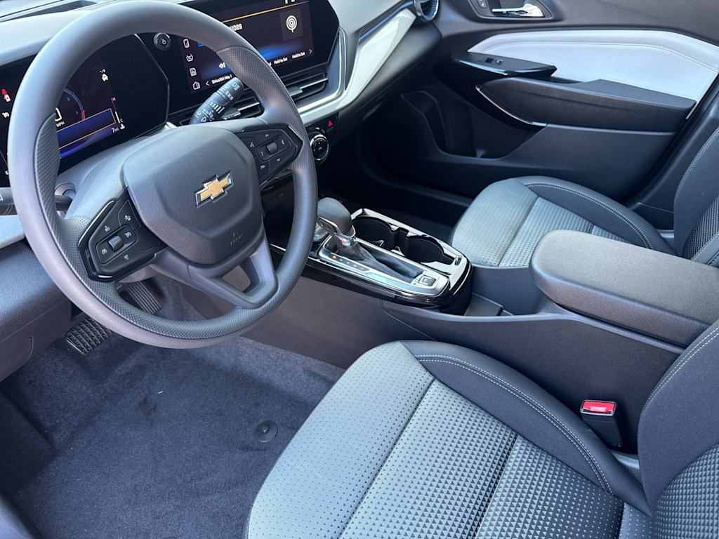Thumbnail: 2026 Chevrolet Trax - 9