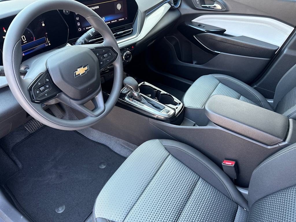 Thumbnail: 2026 Chevrolet Trax - 9