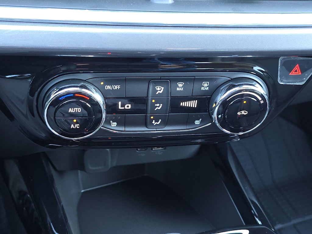 Thumbnail: 2025 Chevrolet Trax - 25