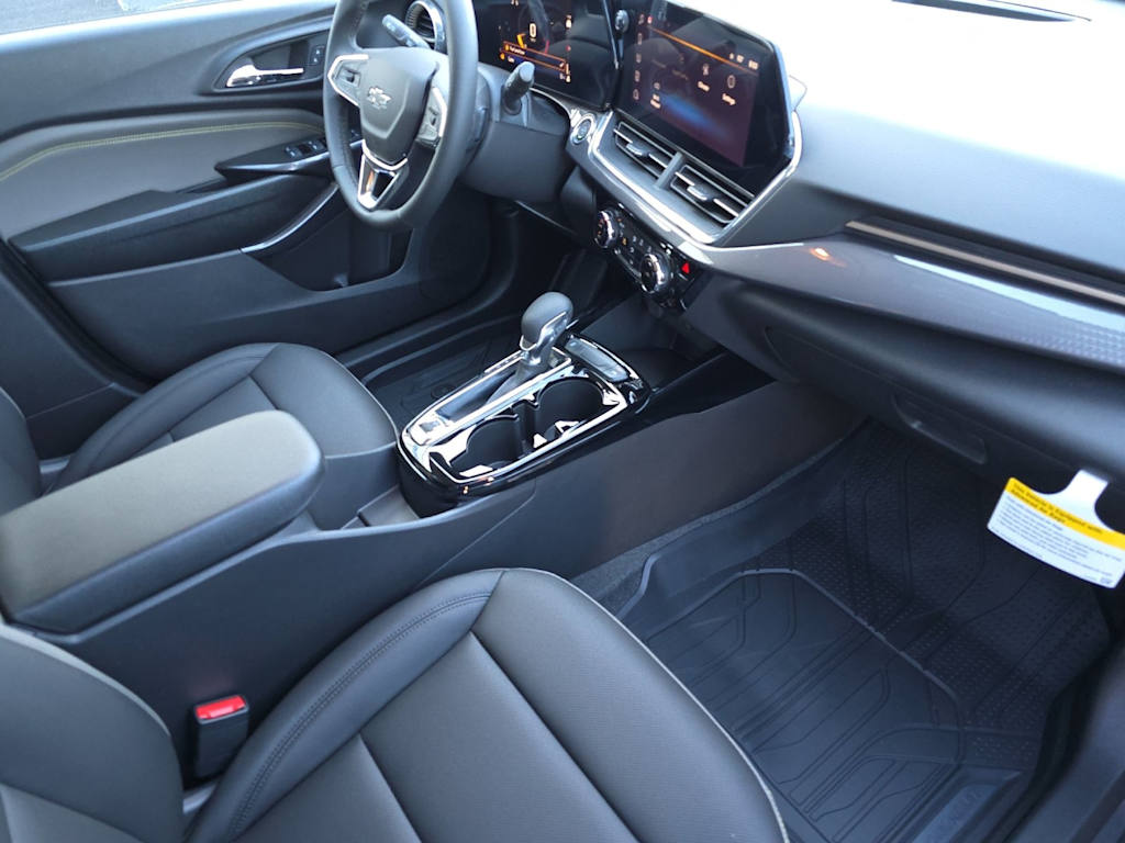 Thumbnail: 2025 Chevrolet Trax - 12