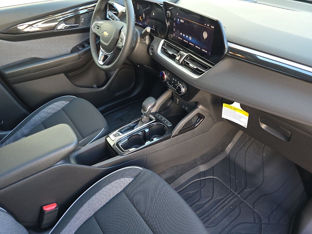 Thumbnail: 2026 Chevrolet TrailBlazer - 12