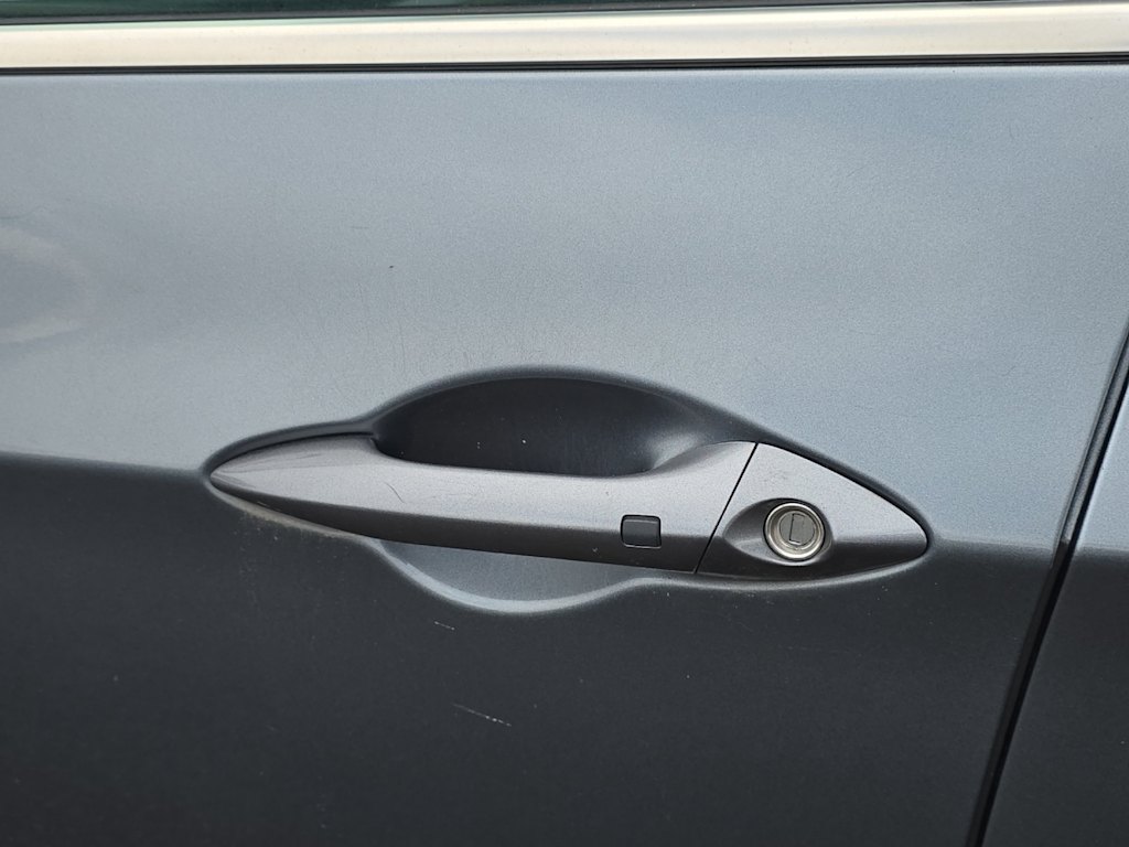 Thumbnail: 2016 Hyundai Elantra - 9