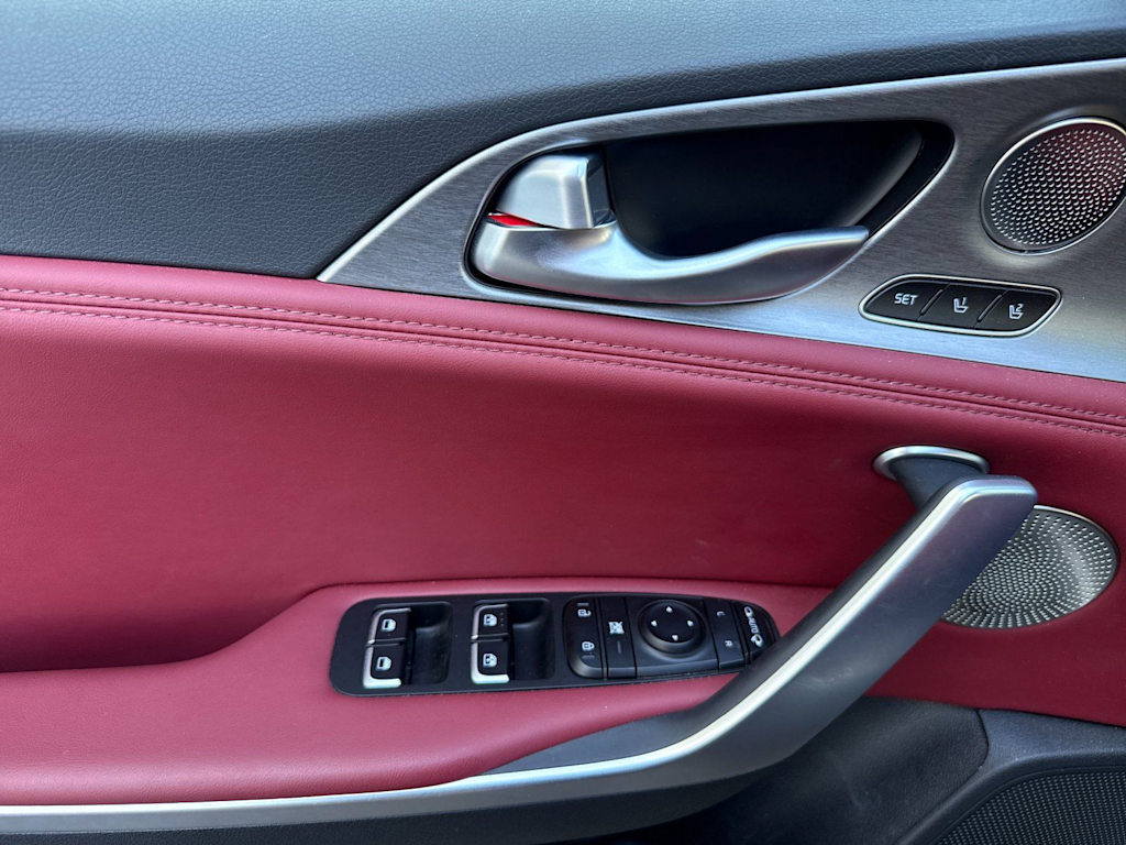 Thumbnail: 2018 Kia Stinger - 20