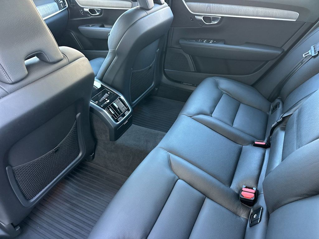Thumbnail: 2023 Volvo S90 - 10