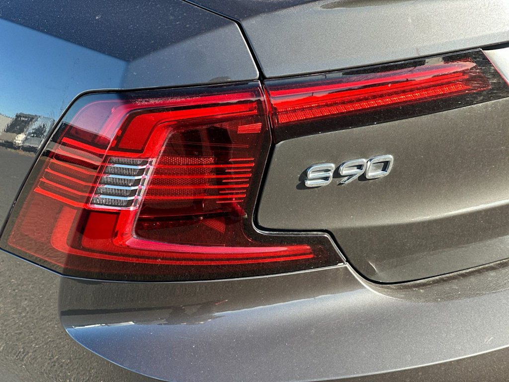 Thumbnail: 2023 Volvo S90 - 28