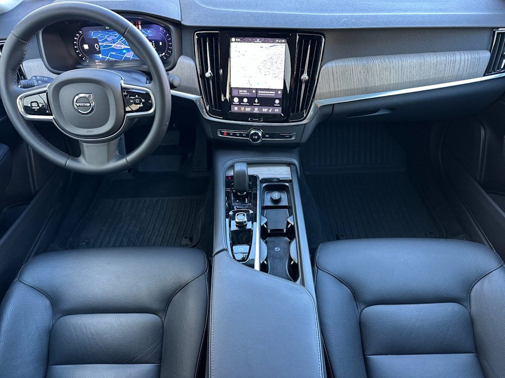 Thumbnail: 2023 Volvo S90 - 2