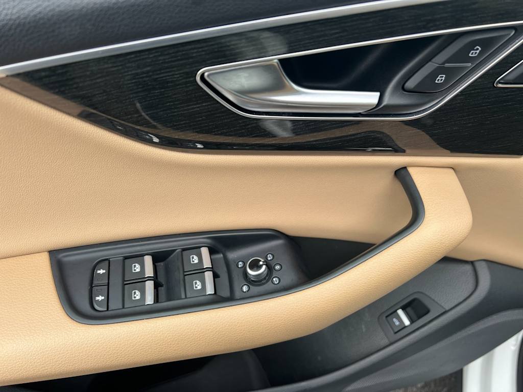 Thumbnail: 2020 Audi Q7 - 18