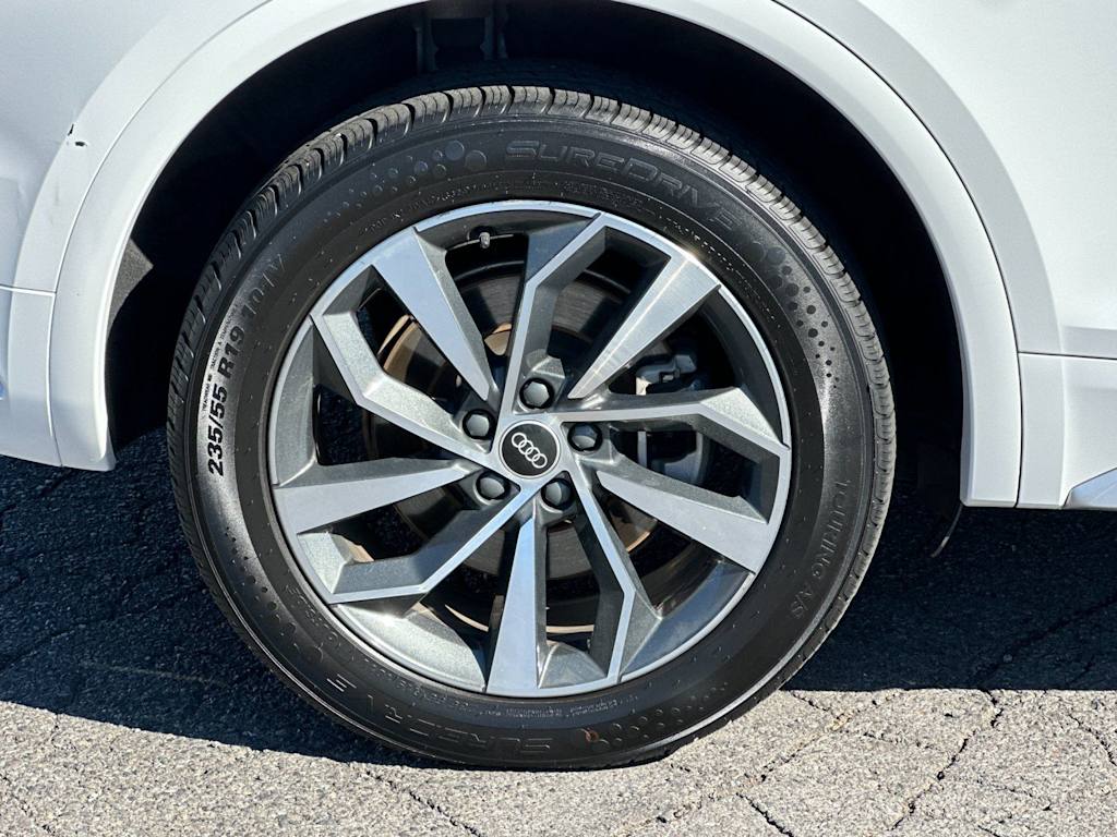Thumbnail: 2023 Audi Q5 - 6