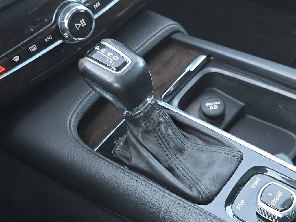 Thumbnail: 2016 Volvo XC90 - 10