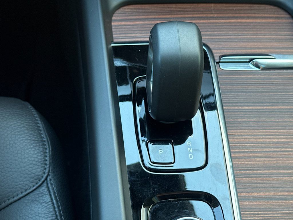 Thumbnail: 2025 Volvo V60 - 15