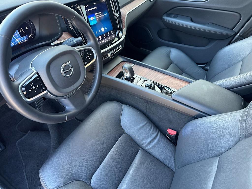 Thumbnail: 2025 Volvo V60 - 9