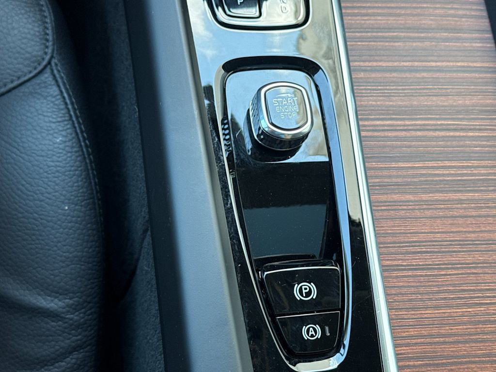 Thumbnail: 2025 Volvo V60 - 27