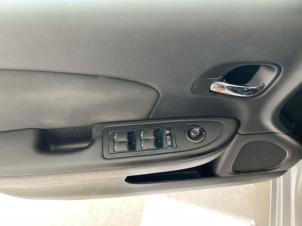 Thumbnail: 2012 Chrysler 200 - 22
