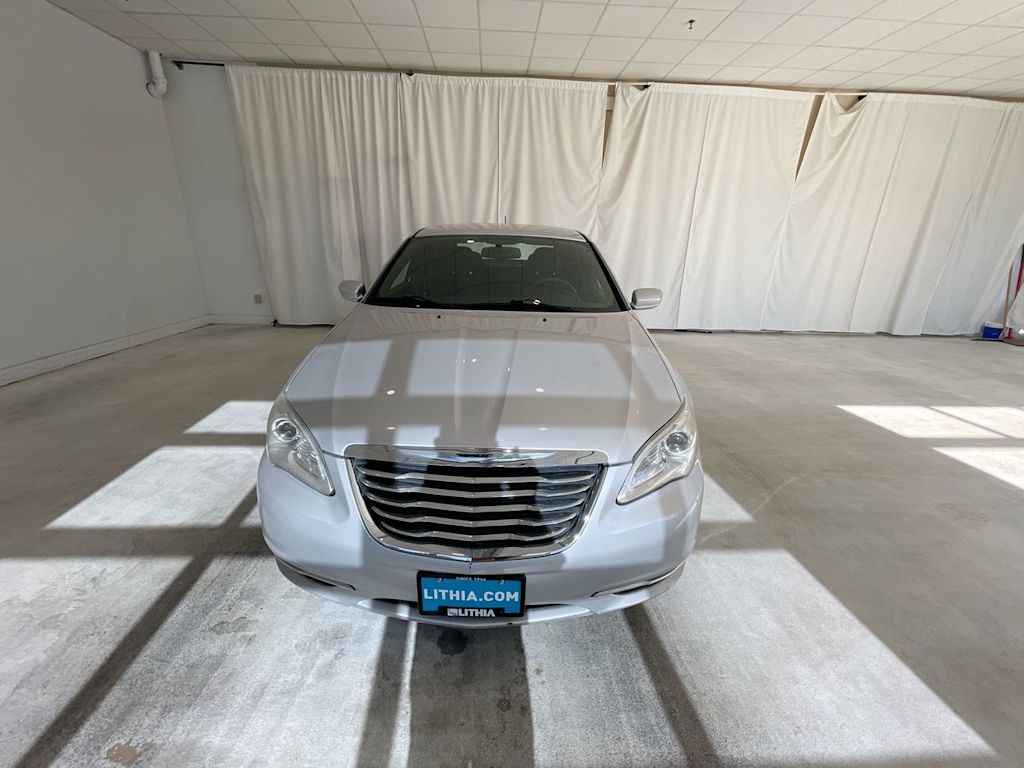 Thumbnail: 2012 Chrysler 200 - 17