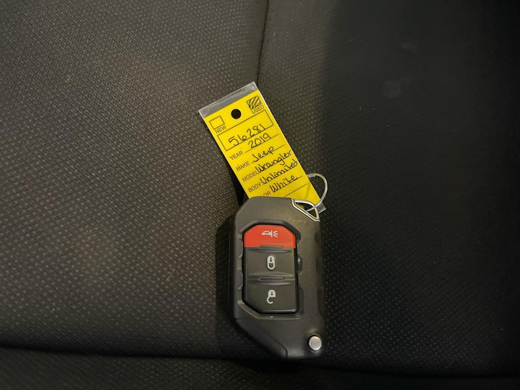 Thumbnail: 2019 Jeep Wrangler - 17