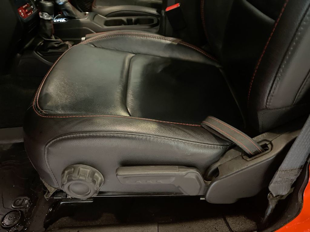 Thumbnail: 2019 Jeep Wrangler - 22