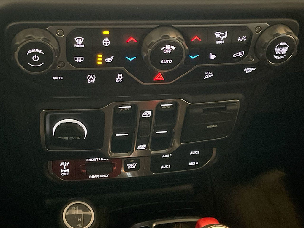 Thumbnail: 2019 Jeep Wrangler - 26