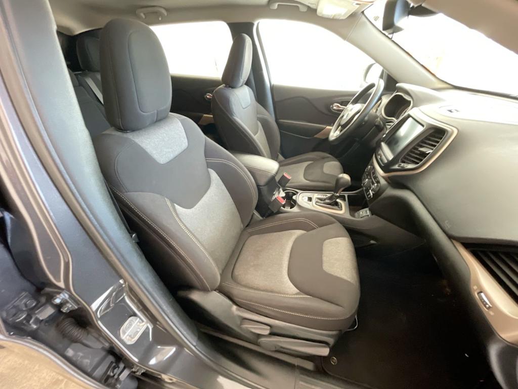 Thumbnail: 2018 Jeep Cherokee - 26