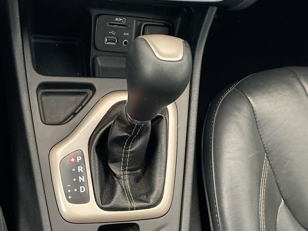 Thumbnail: 2016 Jeep Cherokee - 13